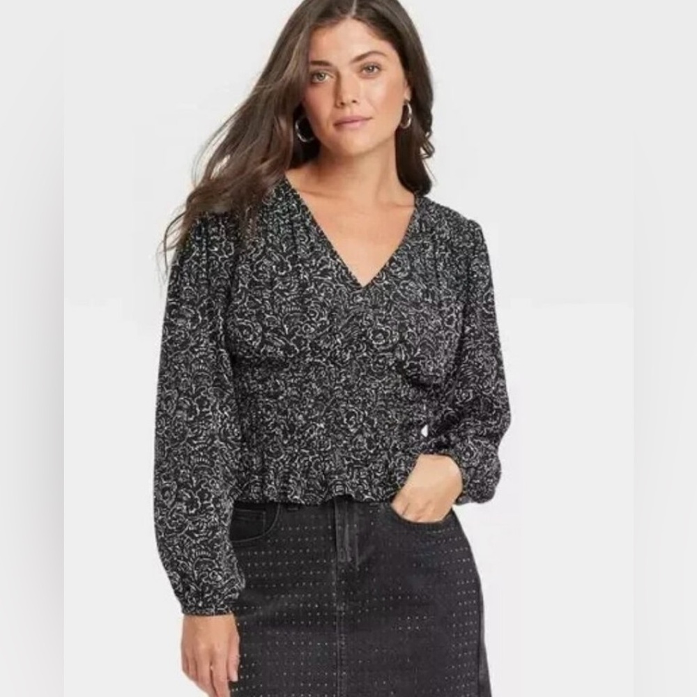 Elegant Black and Gray Patterned Blouse